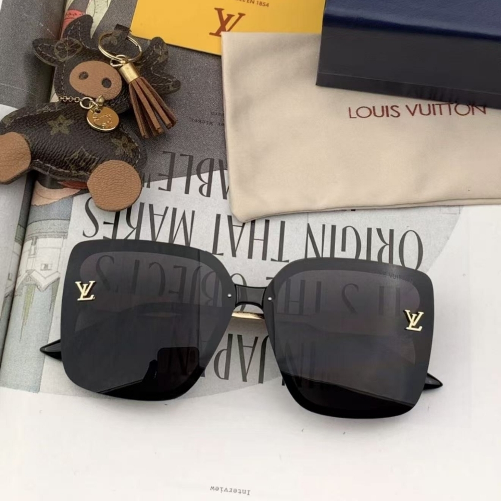 Louis Vuitton Black Square Sunglasses